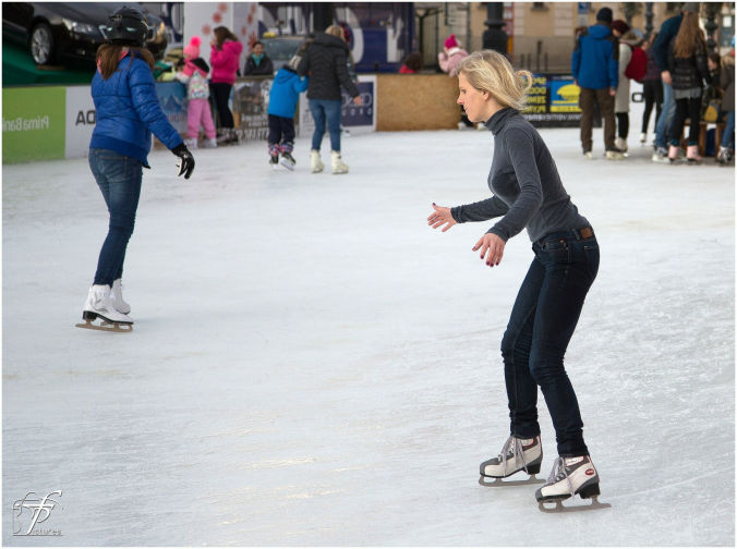 How much does ice skating cost outlet